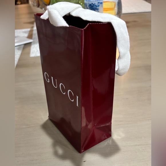Gucci Burgundy Gift Bag with White Handle - Picture 2 of 5